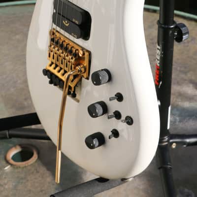Spector (Kramer Era) NS-6 Guitar White w/Gold HW image 6