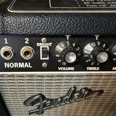 Fender '65 Twin Reverb Reissue 85-Watt 2x12" Guitar Combo 1991 - Present - Black image 8