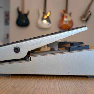 Boss GT-6 Multi-Effect Unit image 3