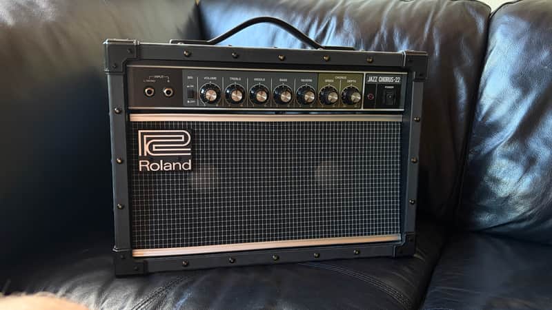 Roland JC-22 Jazz Chorus 2-Channel 30-Watt 2x6.5" Guitar Combo 2016 - Present - Black image 1