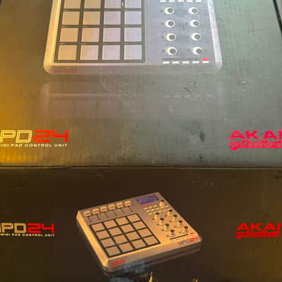 Akai MPD24 MIDI Controller  2010s - Silver image 20