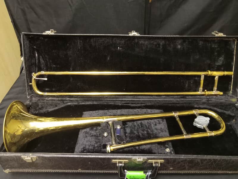 Holton Collegiate Slide Trombone serial 488628 - Lacquer image 1