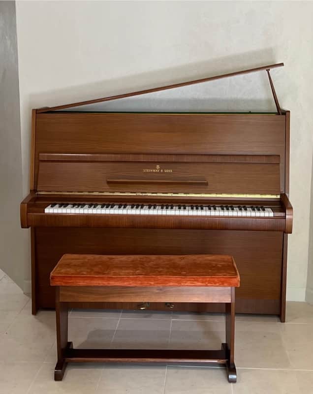 Steinway&Sons Model V 1973 - Walnut image 1