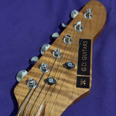 GD Guitars 2026 Super S – Black to Silver Foil Burst | HSH-86 GD Pickups Set | Roasted Flame Maple Neck | Roadrunner Case image 3