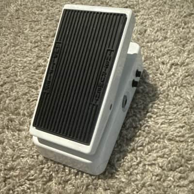 Dunlop 105Q Cry Baby Bass Wah image 1