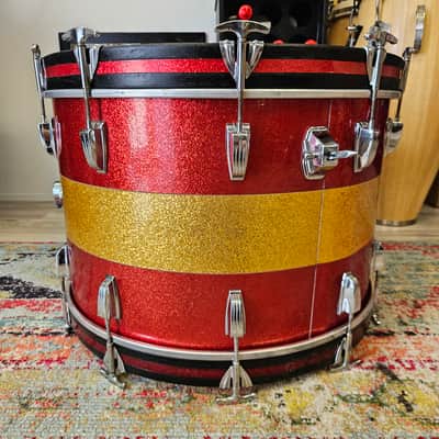 Ludwig Tri-Band Red & Gold Sparkle 3-ply Kit 22-16-12" Blue/Olive Badge image 4