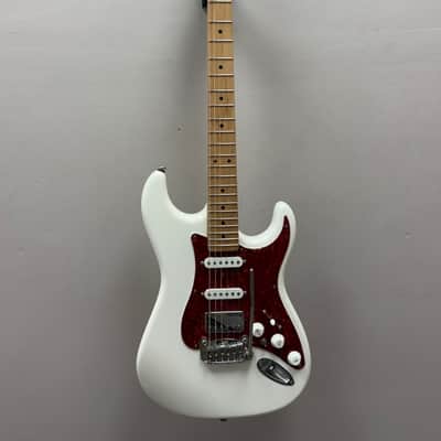 G&L Legacy HSS 2018 - Alpine White **6.65 lbs** image 2