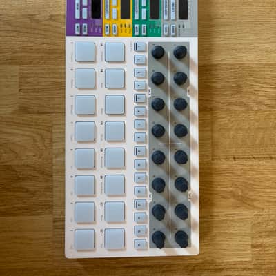 Arturia BeatStep Pro MIDI Controller 2017 - Present - White image 3