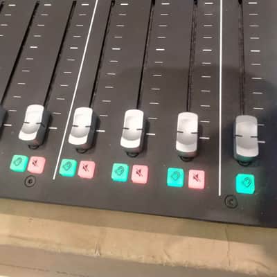 RODE RODECaster Pro Integrated Podcast Production Studio 2018 - Present - Black image 4