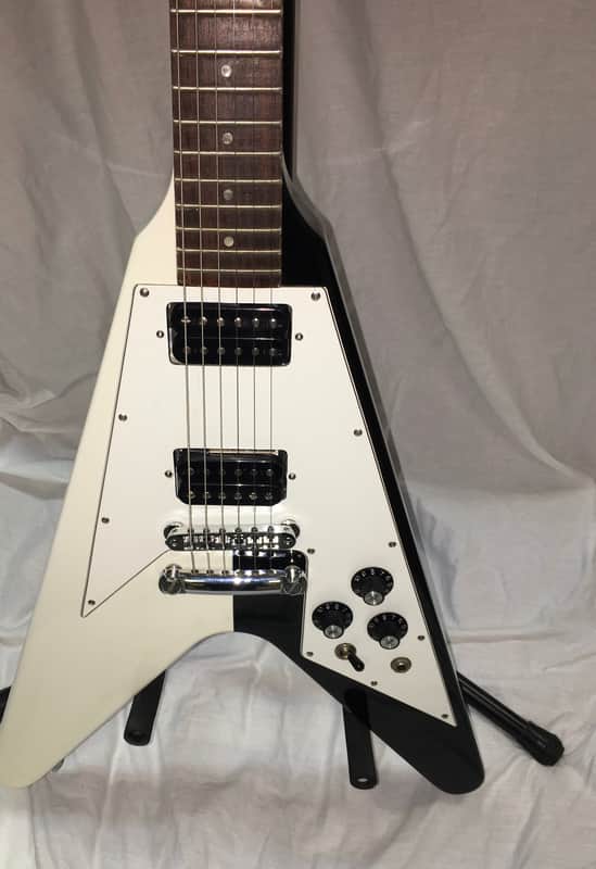 1991 Gibson Flying V Black & white image 1