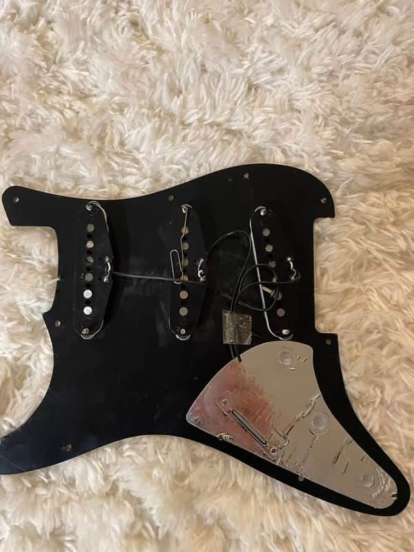 Squier Strat Pickguard with pick-ups not sure - white image 1