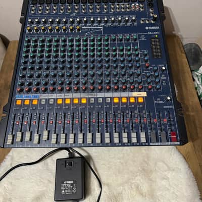 Yamaha MG206C 20 Channel Mixer 2010s - Blue image 14