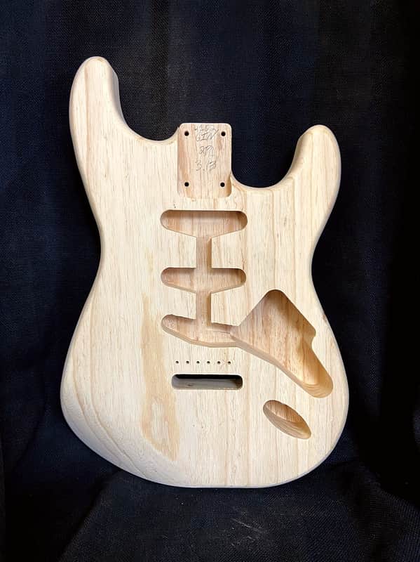 Immagine Guitar Mill S-Style Body / 2 pc. Ultra Light Swamp Ash / 3 lbs. 13 oz. (#GIN-4102) - 1