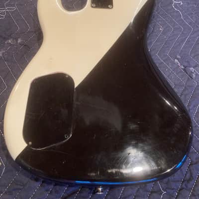 Kramer Pbass 1984 to 1986 Black/white image 4