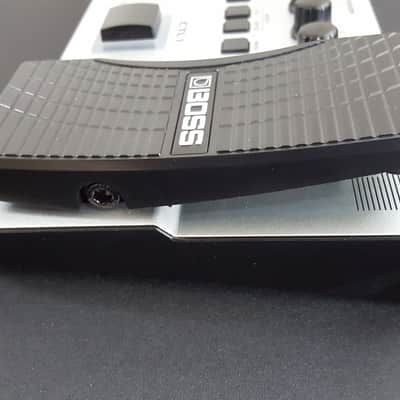 (MINT) Boss GT-1B Bass Multi-Effect w/Power Supply - Silver image 8