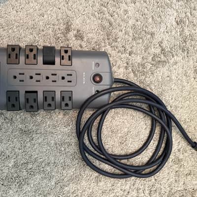Belkin Surge Protector 12 AC Outlets (2018 - Grey) image 5
