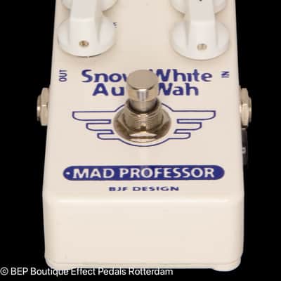 Mad Professor Snow White Auto Wah Handwired 2010s - White image 8