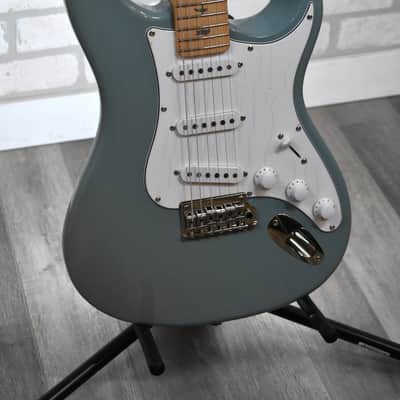 PRS SE Silver Sky with Maple Fretboard image 2