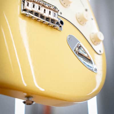 Suhr Classic S Antique SSS Vintage Yellow image 3