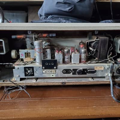 Mid-century Philips Norelco B1X12A/54 Table Top Radio image 4