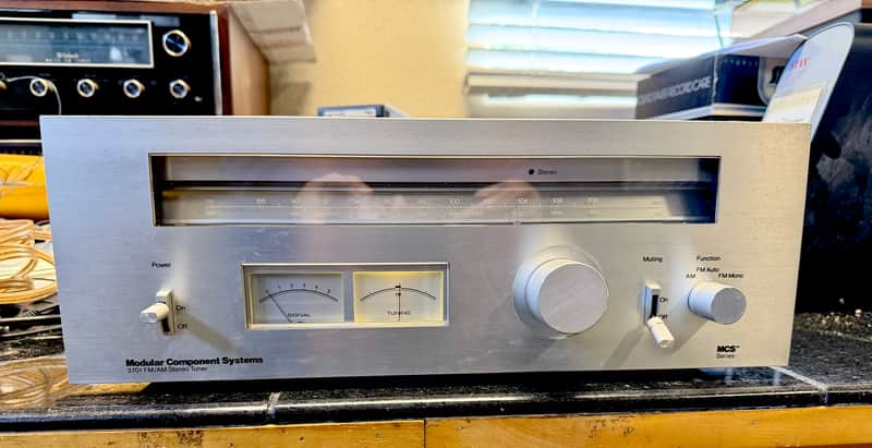 Vintage MCS Modular Component Systems Model 3701 FM/AM Stereo Tuner; Tested image 1