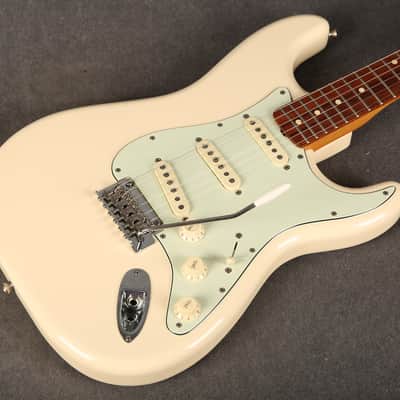 Fender Vintera 60s Stratocaster Modified - Olympic White - 2nd Hand (169820) image 11