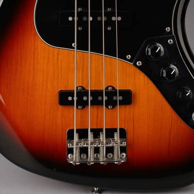 Fender Classic 70's Jazz Bass Reissue - 2008 MIM - Sunburst image 5