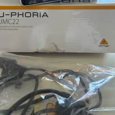 Behringer U-Phoria UMC22 USB Audio Interface 2013 - Present - Black image 3