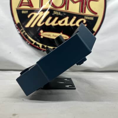 Aviom A-16 II Personal Mixer with Mount and Power Supply image 4