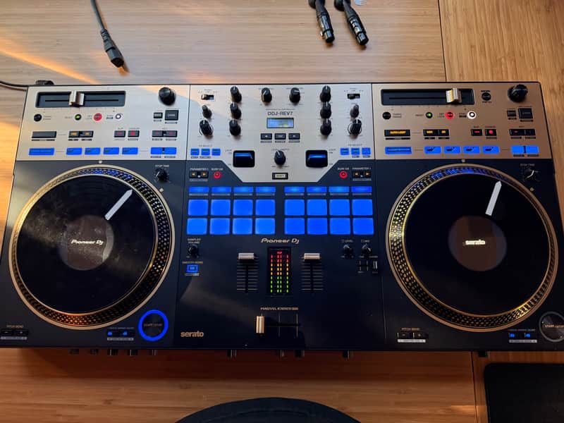 Pioneer DDJ-REV7 2-Channel DJ Controller
