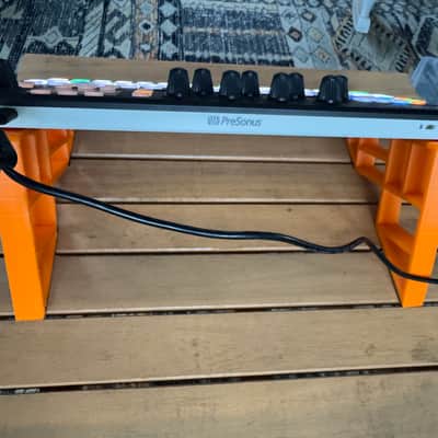 PreSonus Atom SQ MIDI Controller + Case + Stand image 7