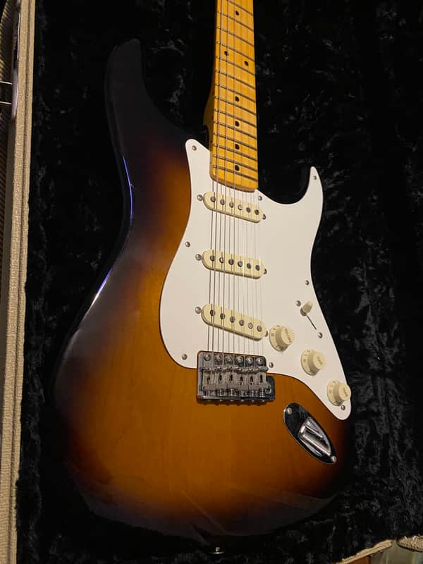 Fender Eric Johnson Stratocaster with Maple Fretboard 2005 - Present - 2-Color Sunburst image 1
