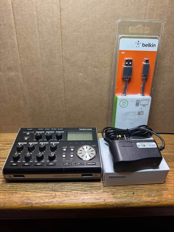 TASCAM Pocketstudio DP-004 Portable Digital 4-Track Recorder please read description image 1