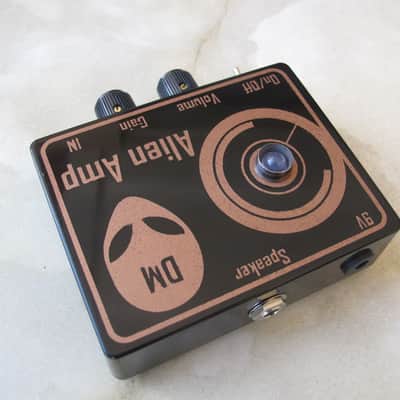 DM Alien amp, handmade et unique image 2