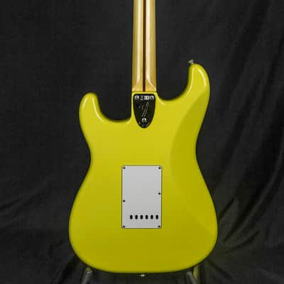 Fender MIJ Limited International Color Stratocaster 2022 - Monaco Yellow image 13