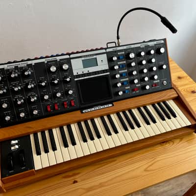Moog Minimoog Voyager 2002 - Wood image 14