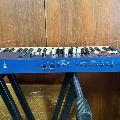 Hammond M-Solo Portable Organ - Blue w/ gig bag image 8