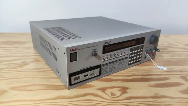 Akai S900 MIDI Digital Sampler 1986 - MAXED OUT | Reverb