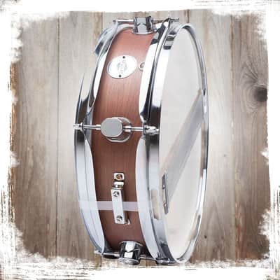 GRIFFIN Snare Drum – 13"x3.5" Poplar Shell (Piccolo littleSNAP Series) with Flat Hickory Finish, Coated Drum Head, Snare Throw Off & Marching Kit Use image 8