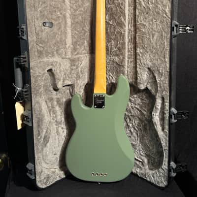 2017 Fender American Professional Precision Bass image 10