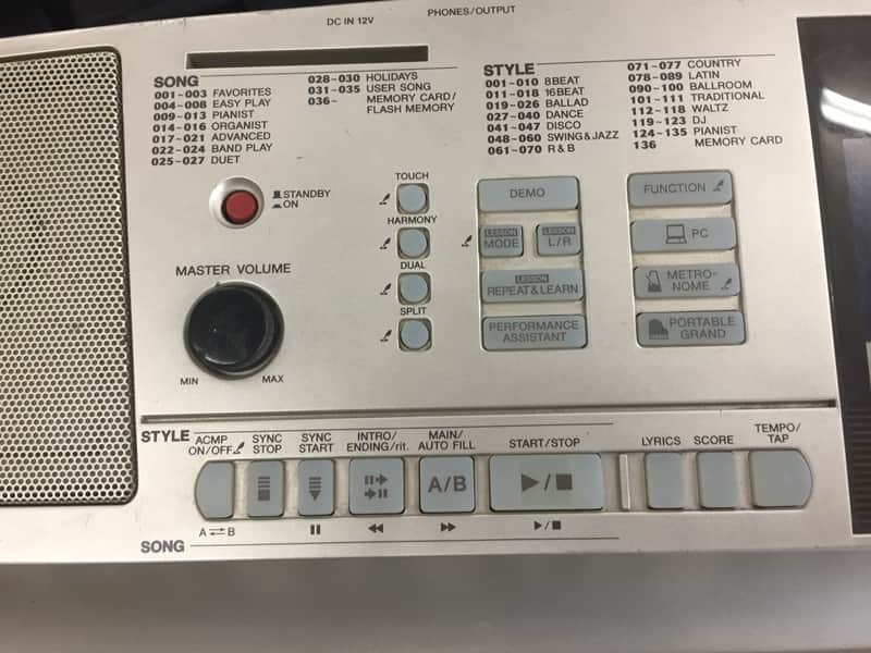Yamaha DGX 305 Digital Grand 2000's Silver | Reverb Canada