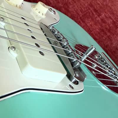Fender '60s Jazzmaster Lacquer with Pau Ferro Fretboard 2018 - Surf Green image 11