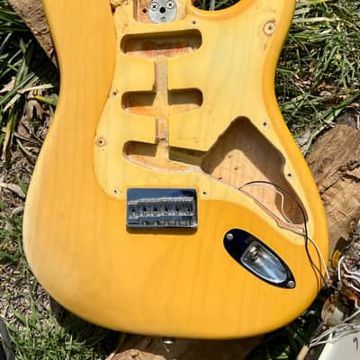 Vintage Featherweight Blonde Fender Stratocaster 1972-1975 7.2lbs image 23