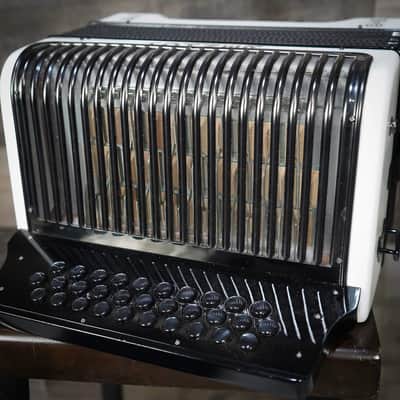 Hohner Corona C-II Accordion GCF White Rainbow (C-II GCF WHRB) image 4