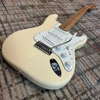 Fender Player II Stratocaster with Roasted Maple Neck 2025 - Present - Olympic White image 2