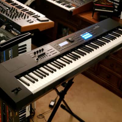 MUST SEE!!! ROLAND JUNO DS88 FULLY INSPECTED/SERVICED AND IN AMAZING CONDITION!