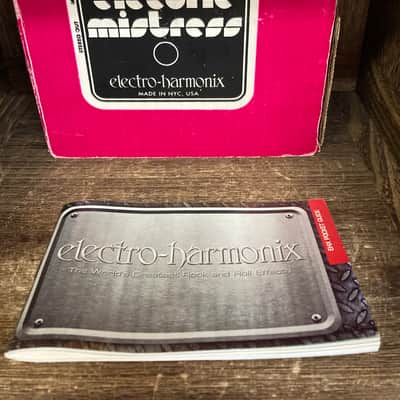 Electro-Harmonix Stereo Electric Mistress Flanger / Chorus 2007 - Present - Black / Pink image 8