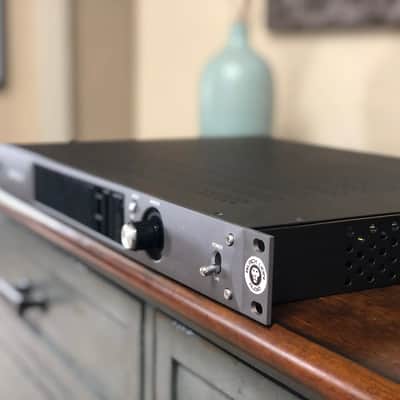 Universal Audio Apollo x16 Heritage Edition Thunderbolt 3 Audio Interface Black Lion Audio Mod 2/2 image 1