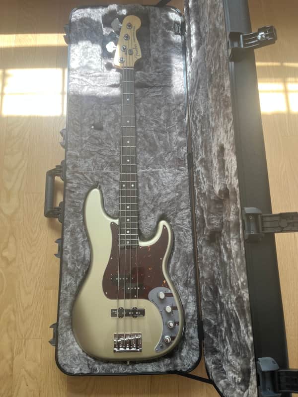 Fender American Elite Precision Bass with Ebony Fretboard 2018 - Champagne LIKE NEW image 1