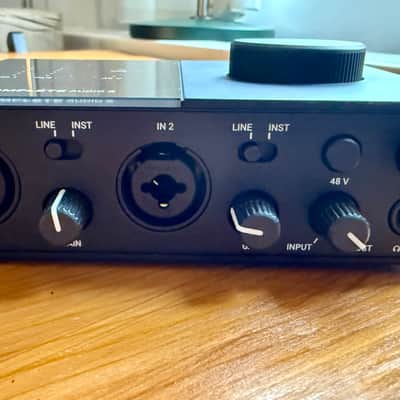 Native Instruments Komplete Audio 2 Desktop USB Audio Interface 2019 - Black image 4